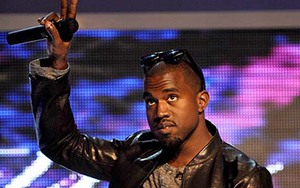 Người yêu nhạc phẫn nộ vì Kanye West dự lễ hội âm nhạc lớn nhất Anh